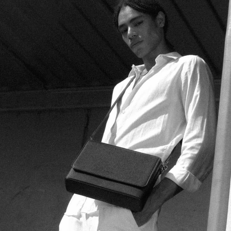 AGENTLE • BOXCASE CITY - Structured Cuboid Messenger for Men