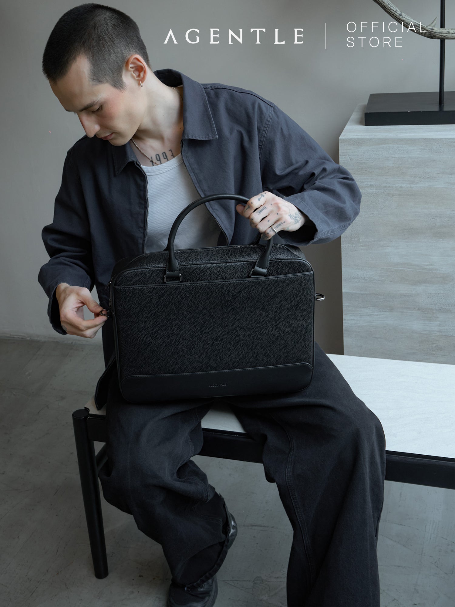 AGENTLE • A BRIEFCASE – Laptop Ready Structured Business Briefcase • Minimal Black