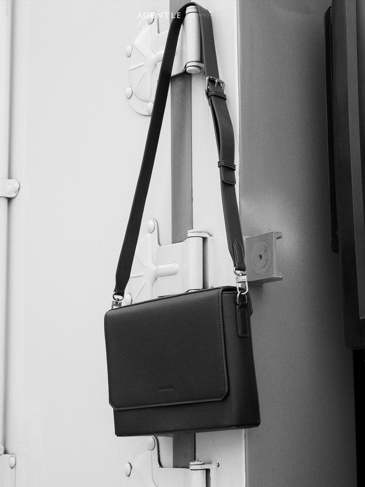 AGENTLE • BOXCASE CITY - Structured Cuboid Messenger for Men